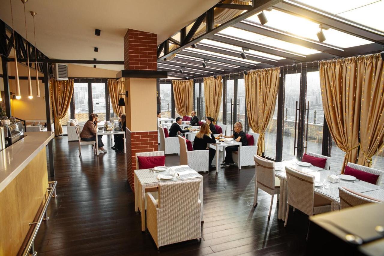 Reikartz Sky Almaty Hotel Екстериор снимка