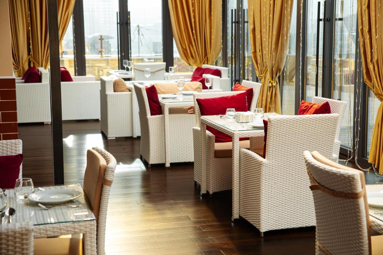 Reikartz Sky Almaty Hotel Екстериор снимка