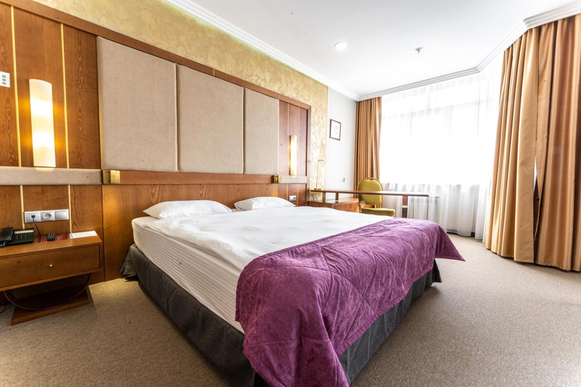 Reikartz Sky Almaty Hotel Екстериор снимка