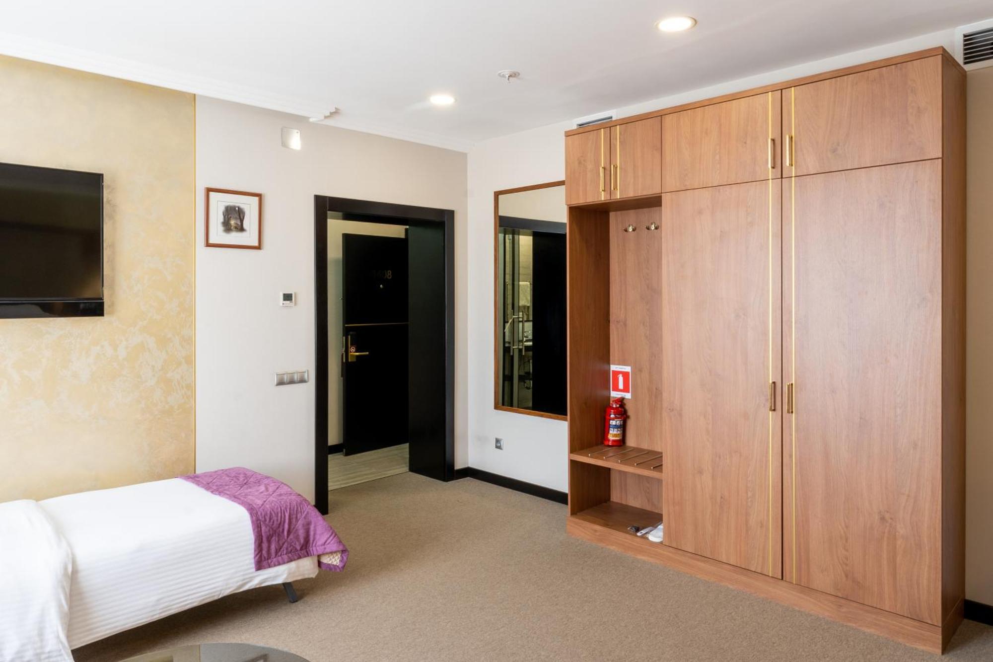 Reikartz Sky Almaty Hotel Екстериор снимка