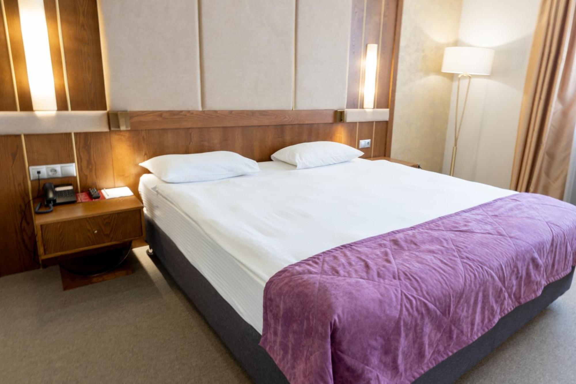 Reikartz Sky Almaty Hotel Екстериор снимка