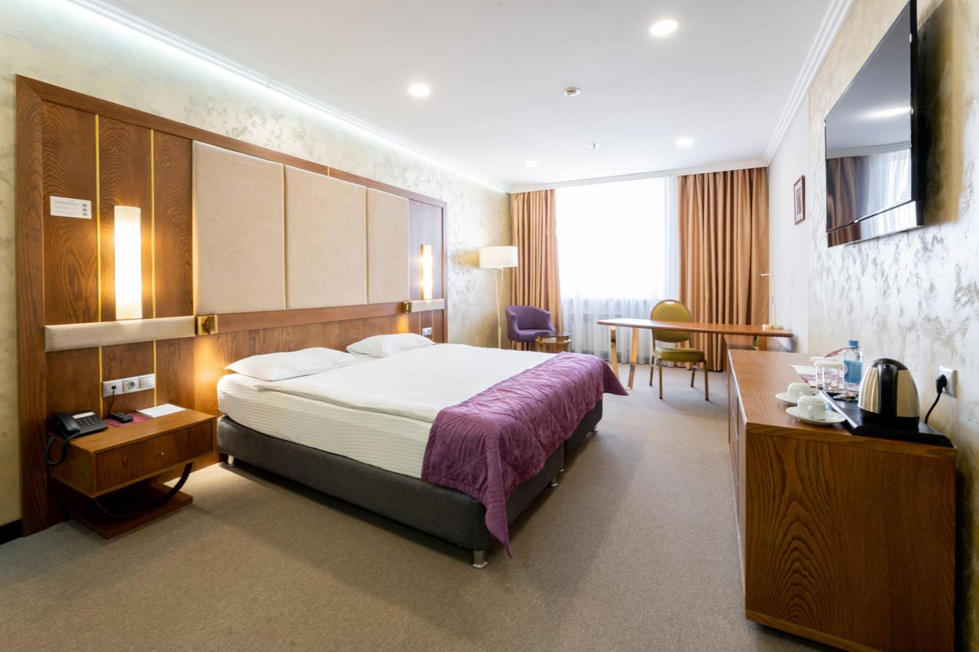 Reikartz Sky Almaty Hotel Екстериор снимка