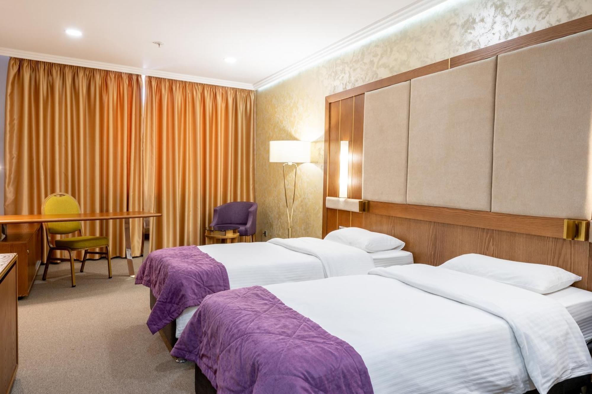 Reikartz Sky Almaty Hotel Екстериор снимка