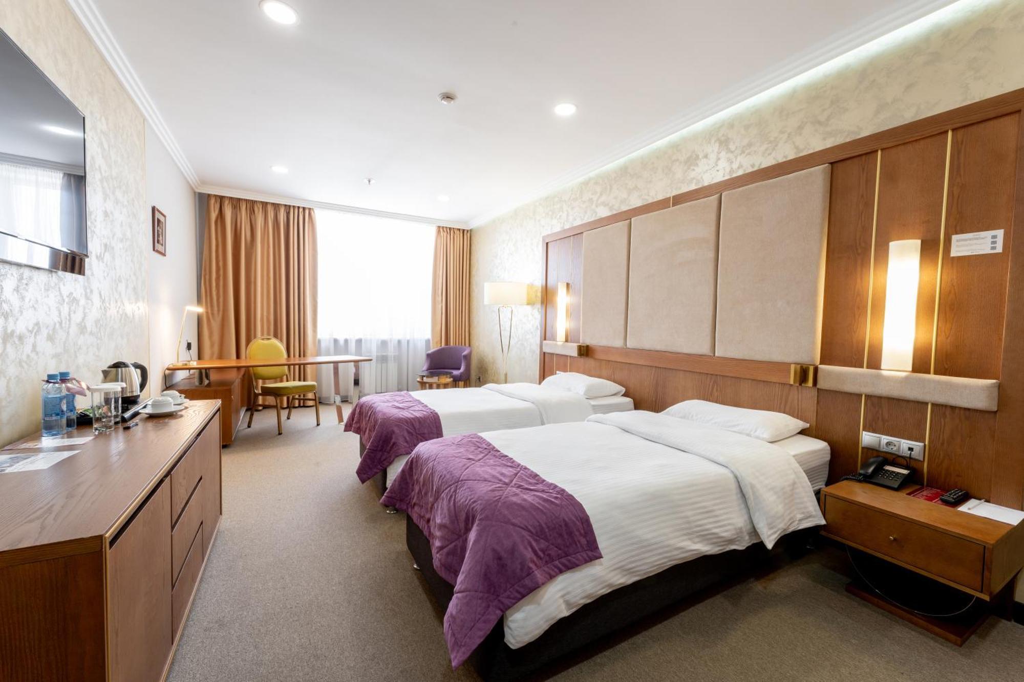 Reikartz Sky Almaty Hotel Екстериор снимка
