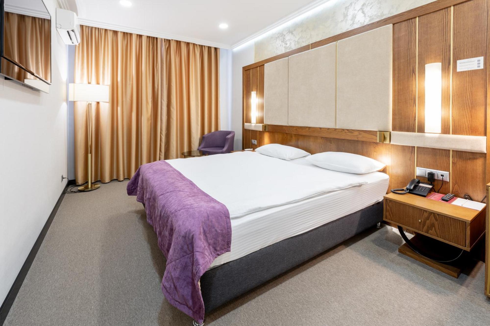 Reikartz Sky Almaty Hotel Екстериор снимка