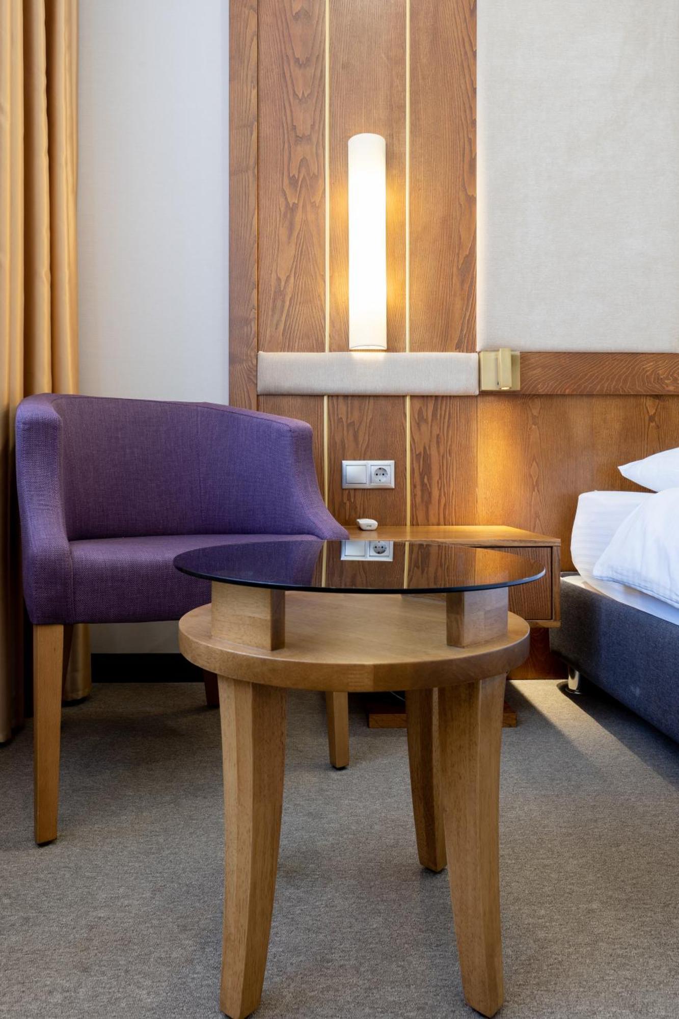 Reikartz Sky Almaty Hotel Екстериор снимка
